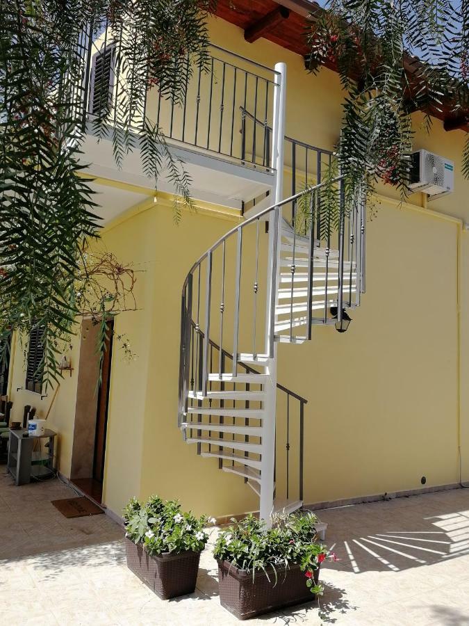 Villa Sole - Finaiti - Appartamento Per Turisti Floridia Eksteriør billede